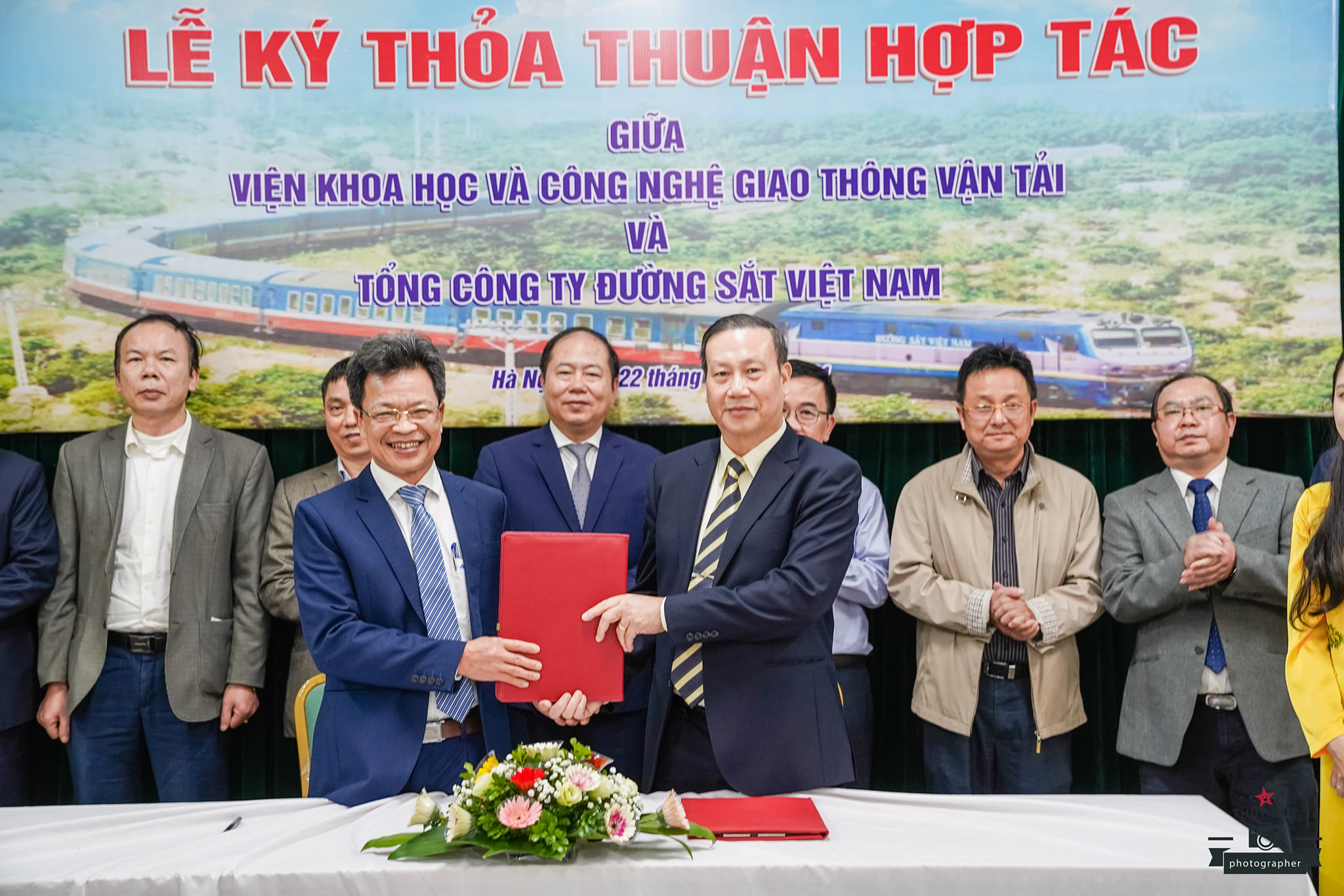 Lễ Ký kết thỏa thuận hợp tác giữa Tổng Công ty ĐSVN và Viện KHCN Giao thông Vận tải